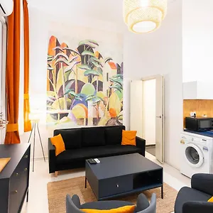 Modern Uniquely Designed Flat Andrassy Avenue And Oktogon Square Budapest
