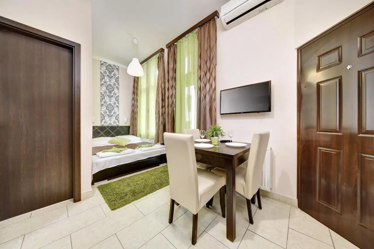 בודפשט Fashion Street Boutique Apartment 0*,
