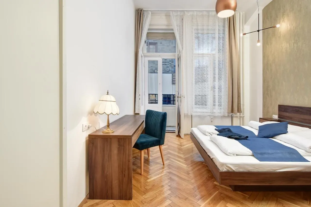 בודפשט Fashion Street Boutique Apartment 0*,